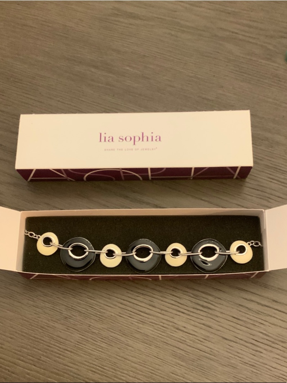 Lia Sophia Black and Cream Link Circle Necklace